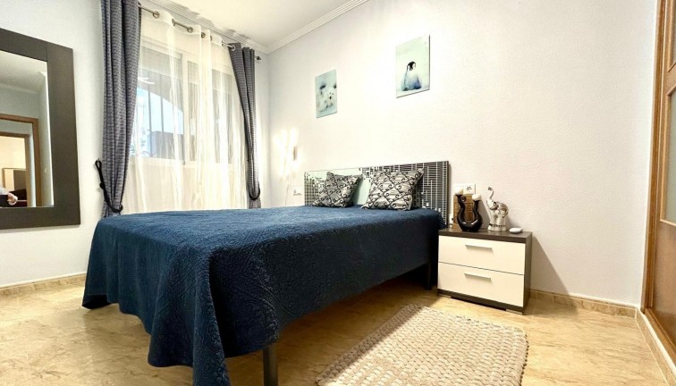 Resale - Apartment - Orihuela Costa - Campoamor