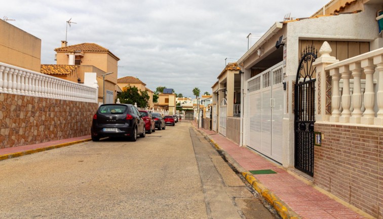 Reventa - Casa adosada - Torrevieja - Los Altos