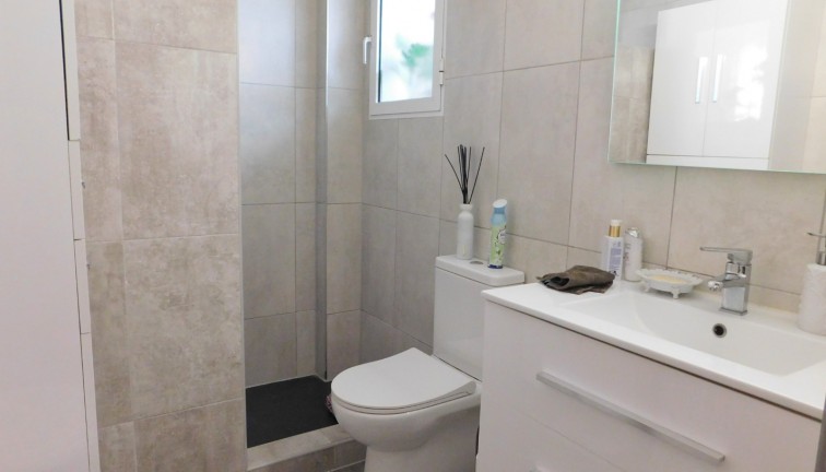 Resale - Chalet - San Miguel de Salinas