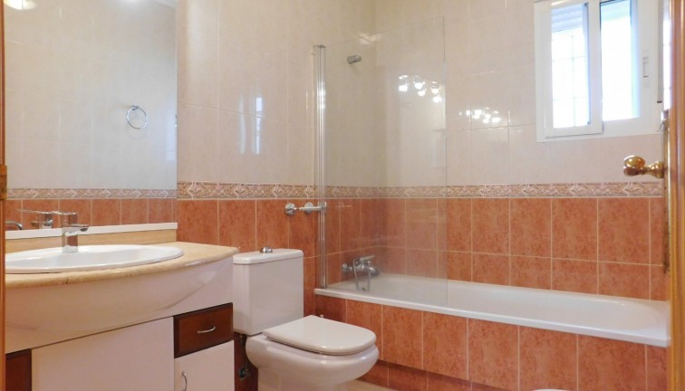 Resale - Chalet - Bigastro