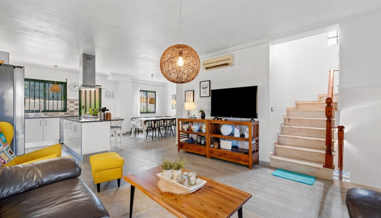 Jälleenmyynti - Erillistalo - Algorfa