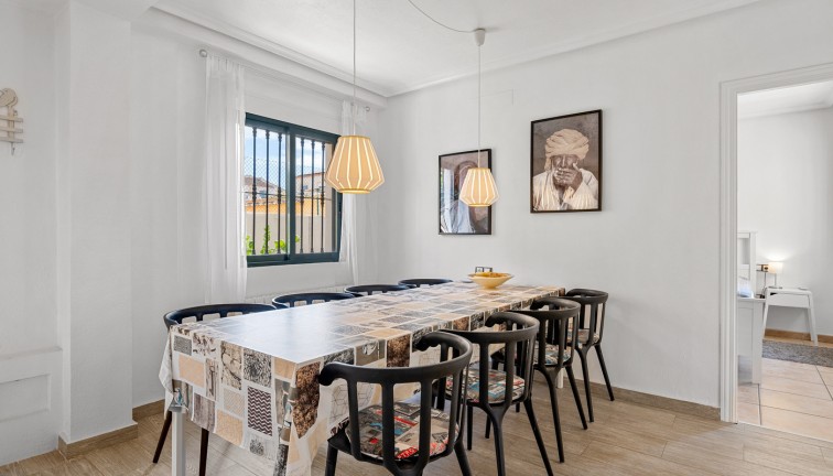 Jälleenmyynti - Erillistalo - Algorfa