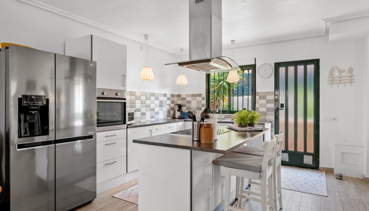 Jälleenmyynti - Erillistalo - Algorfa