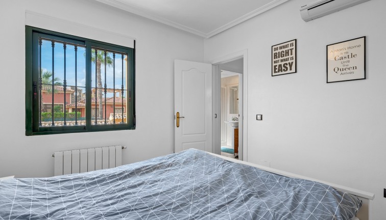 Jälleenmyynti - Erillistalo - Algorfa