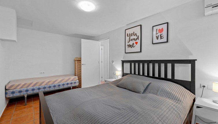 Jälleenmyynti - Erillistalo - Algorfa