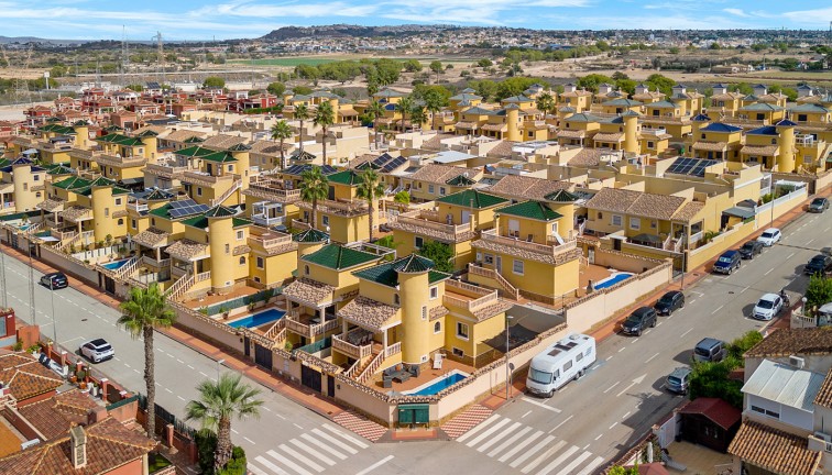 Jälleenmyynti - Erillistalo - Algorfa