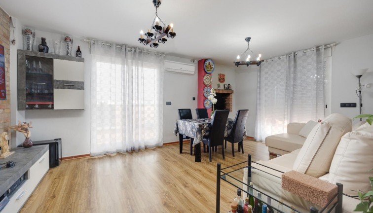 Reventa - Apartamento - Apartamento en el último piso - Pilar de la Horadada