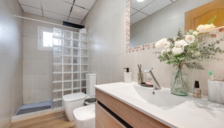 Reventa - Apartamento - Apartamento en el último piso - Pilar de la Horadada