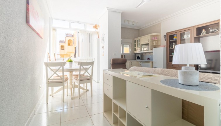 Återförsäljning - Lägenhet - Torrevieja - Punta Prima