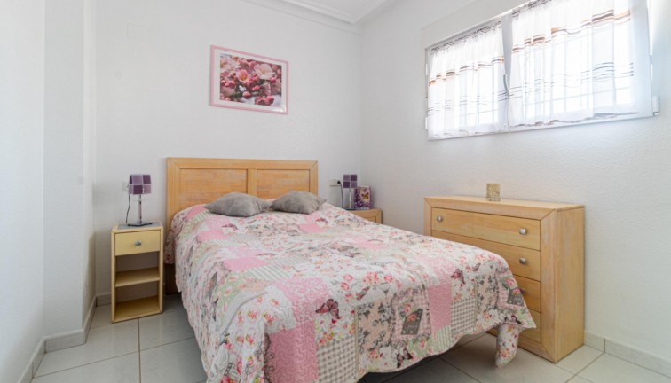 Återförsäljning - Lägenhet - Torrevieja - Punta Prima