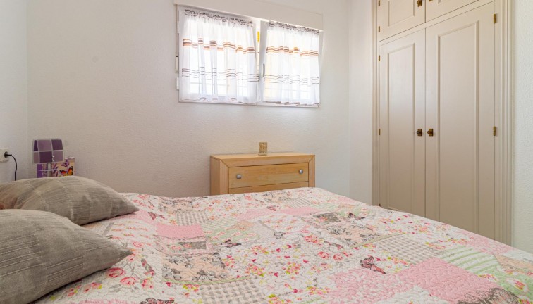 Återförsäljning - Lägenhet - Torrevieja - Punta Prima