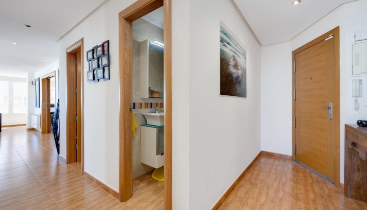 Jälleenmyynti - Asunto - Torrevieja - Acequion