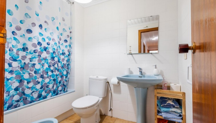 Resale - Apartment - Torrevieja - Acequion