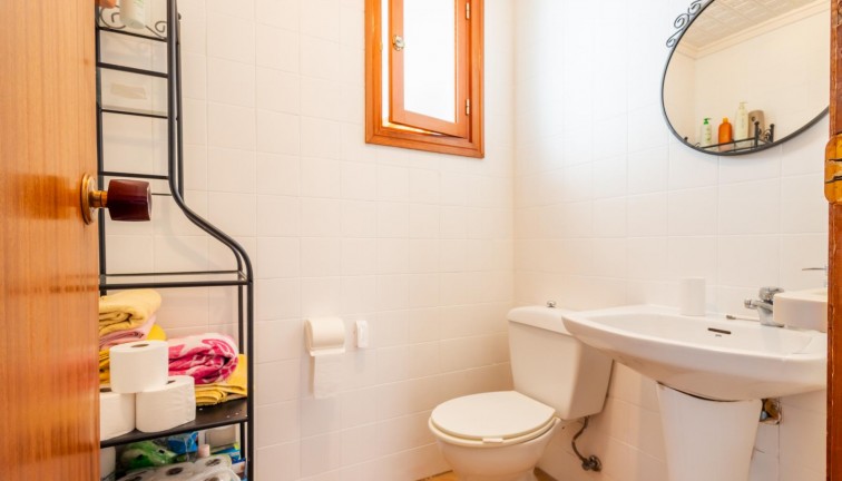 Resale - Apartment - Torrevieja - Acequion