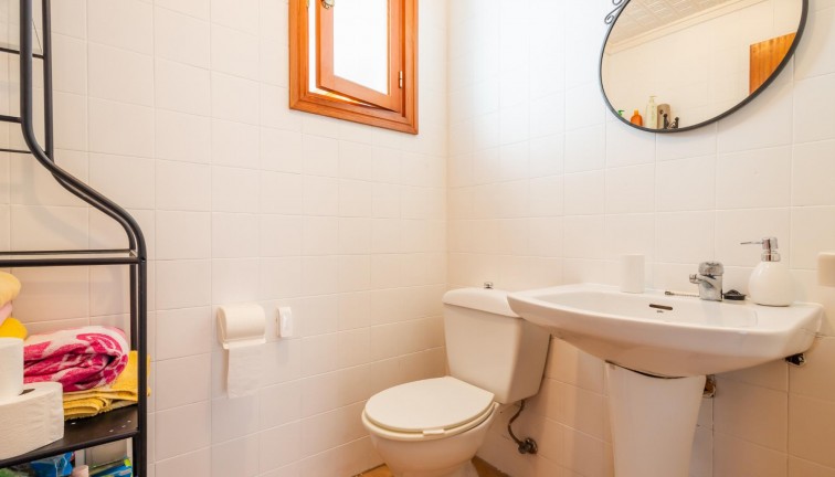 Resale - Apartment - Torrevieja - Acequion