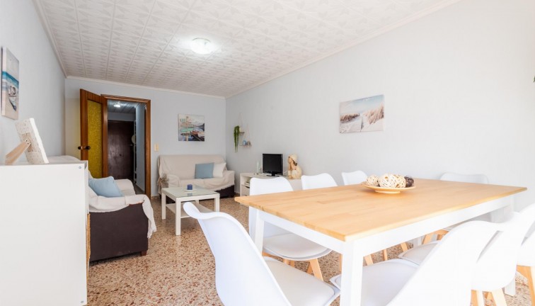 Resale - Apartment - Torrevieja - Acequion