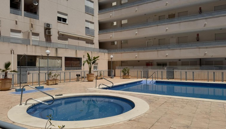 Resale - Apartment - Almoradí