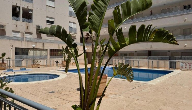 Resale - Apartment - Almoradí