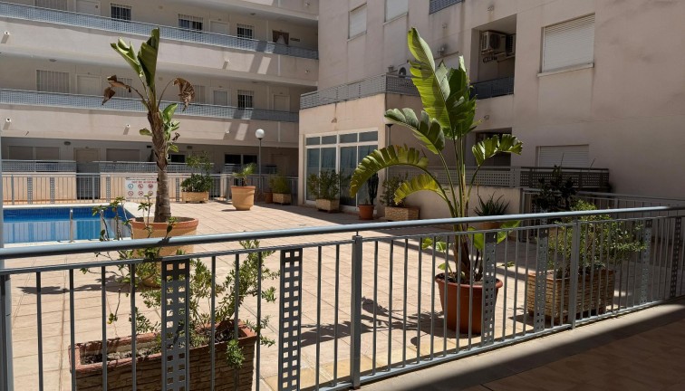 Resale - Apartment - Almoradí