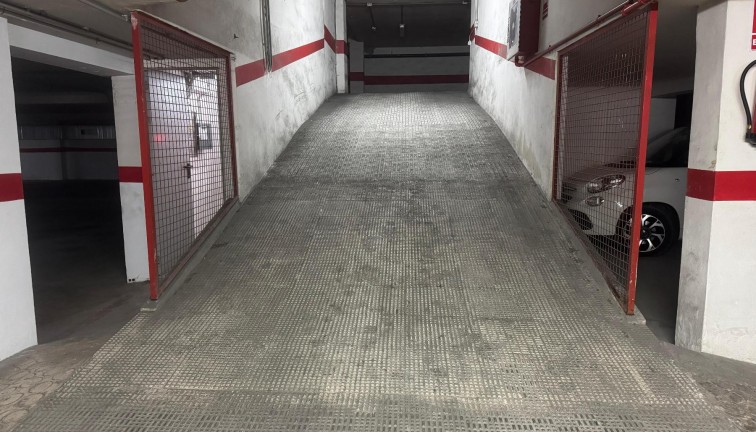 Återförsäljning - Garage - Torrevieja - Acequion