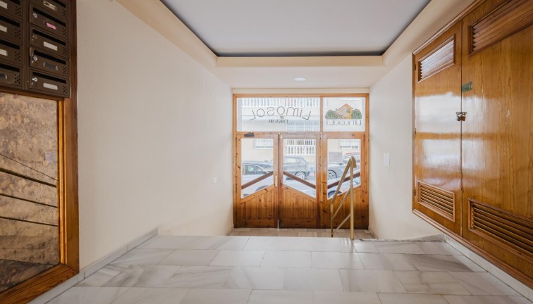 Återförsäljning - Lägenhet - Torrevieja - Acequion