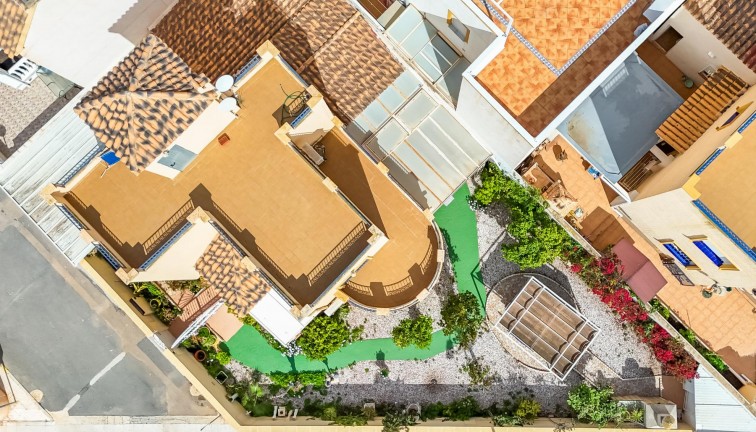 Resale - Chalet - Orihuela Costa - La Zenia