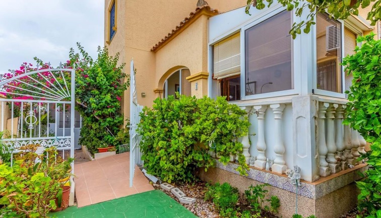 Resale - Chalet - Orihuela Costa - La Zenia