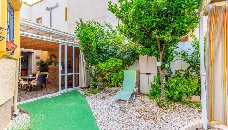 Resale - Chalet - Orihuela Costa - La Zenia