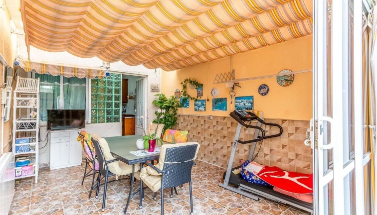 Resale - Chalet - Orihuela Costa - La Zenia