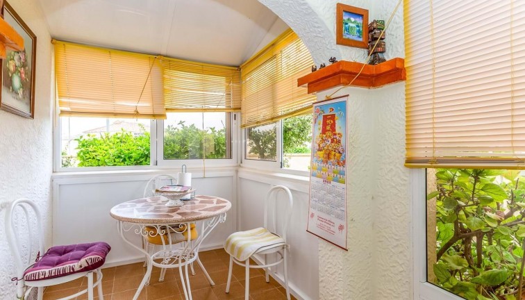 Resale - Chalet - Orihuela Costa - La Zenia