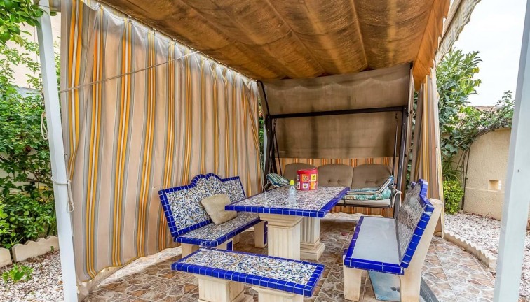 Resale - Chalet - Orihuela Costa - La Zenia