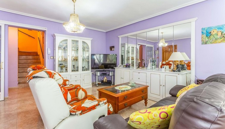 Resale - Chalet - Orihuela Costa - La Zenia