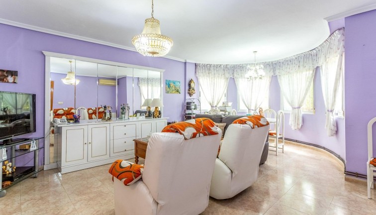 Resale - Chalet - Orihuela Costa - La Zenia