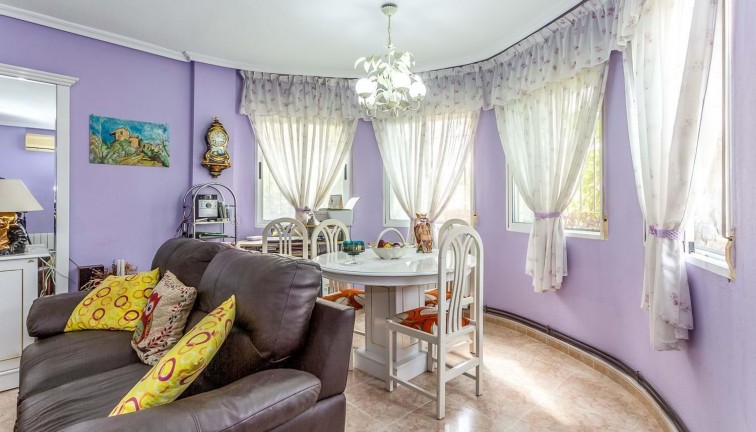 Resale - Chalet - Orihuela Costa - La Zenia