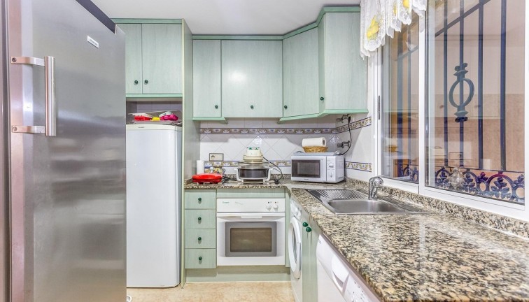 Resale - Chalet - Orihuela Costa - La Zenia