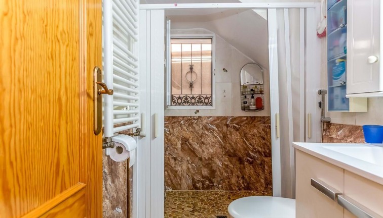 Resale - Chalet - Orihuela Costa - La Zenia