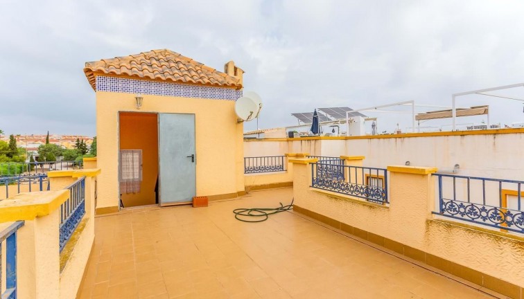 Resale - Chalet - Orihuela Costa - La Zenia