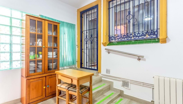 Resale - Chalet - Orihuela Costa - La Zenia