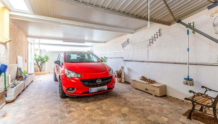 Resale - Chalet - Orihuela Costa - La Zenia