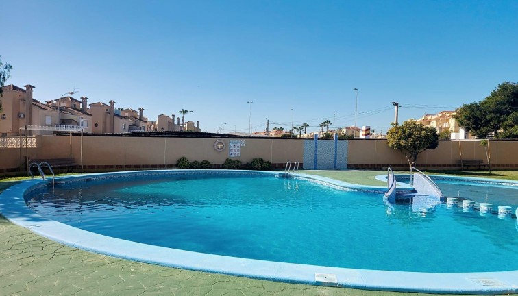 Resale - Chalet - Orihuela Costa - La Zenia