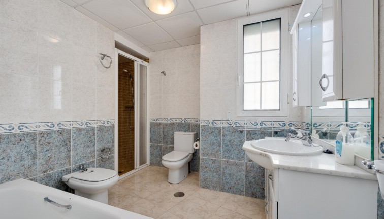 Reventa - Apartamento / piso - Torrevieja - Acequion