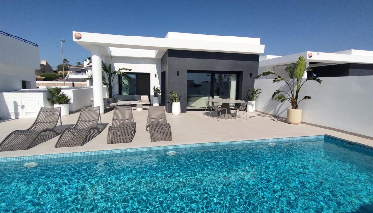 Uudistuotanto - Erillistalo - Rojales - Ciudad Quesada