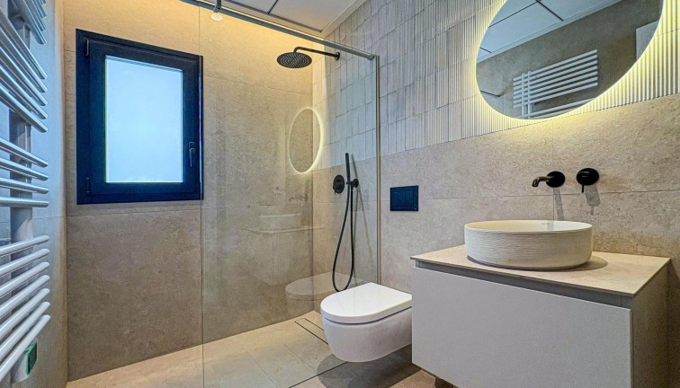 Uudistuotanto - Erillistalo - Rojales - Ciudad Quesada