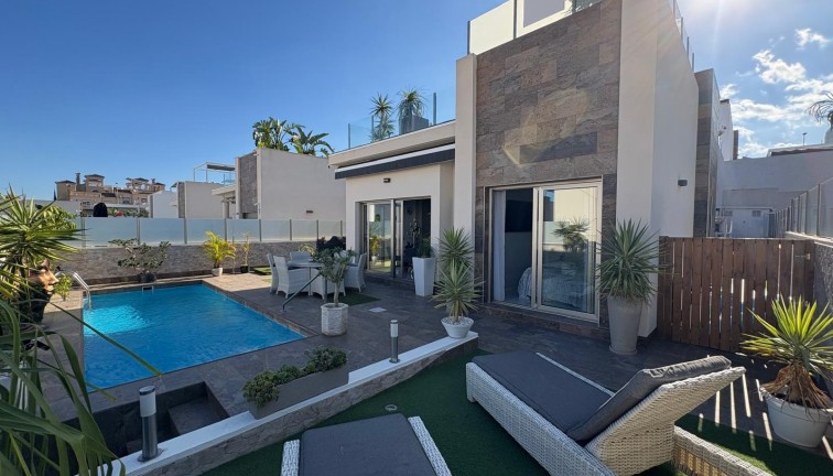 Jälleenmyynti - Erillistalo - Orihuela Costa - Villamartín