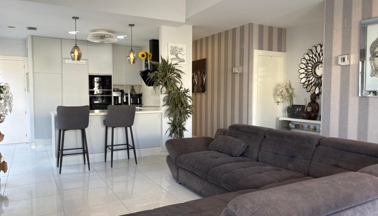 Jälleenmyynti - Erillistalo - Orihuela Costa - Villamartín