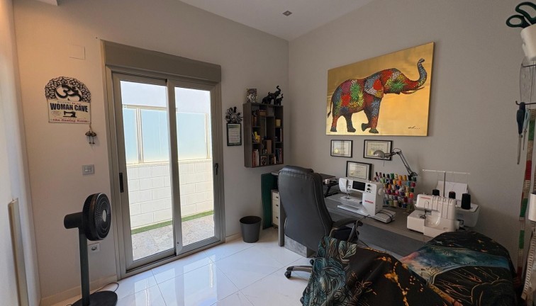 Jälleenmyynti - Erillistalo - Orihuela Costa - Villamartín