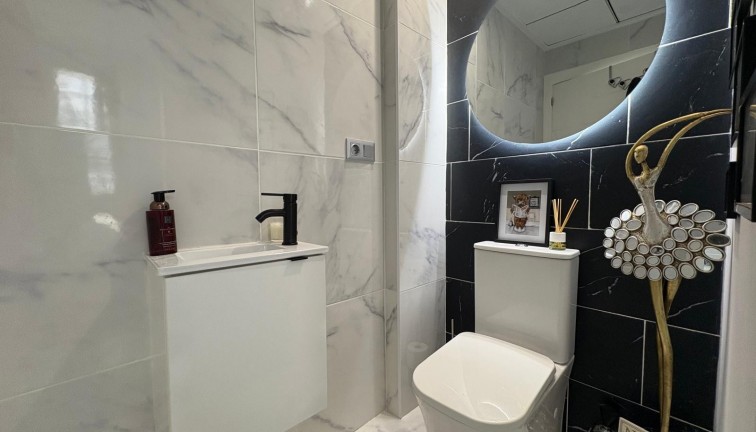 Jälleenmyynti - Erillistalo - Orihuela Costa - Villamartín