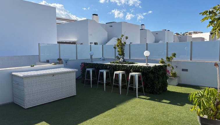 Jälleenmyynti - Erillistalo - Orihuela Costa - Villamartín