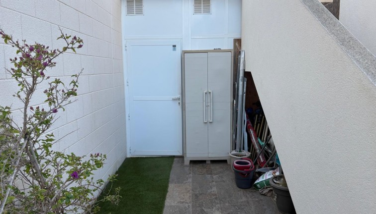 Jälleenmyynti - Erillistalo - Orihuela Costa - Villamartín