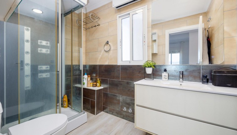 Reventa - Apartamento - Apartamento en el último piso - Almoradí